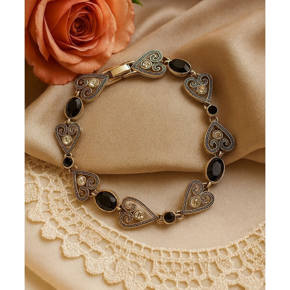 90s Vintage Womens Black Silver Tone Heart Shaped Clasp Charm Bracelet Romantic